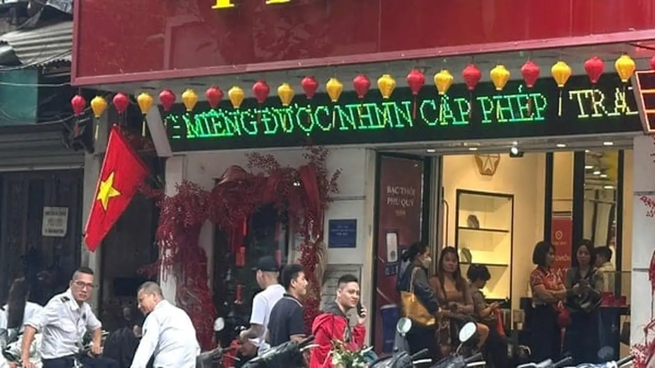 قفزة مفاجئة بأسعار الذهب تتجاوز حاجز 190 مليون دونغ فيتنامي وسط تغيرات اقتصادية مؤلفة